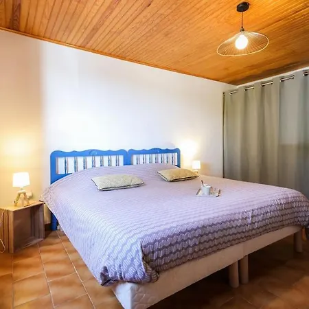 Appartement Rez De 80 M2 Avec Piscine/jardin